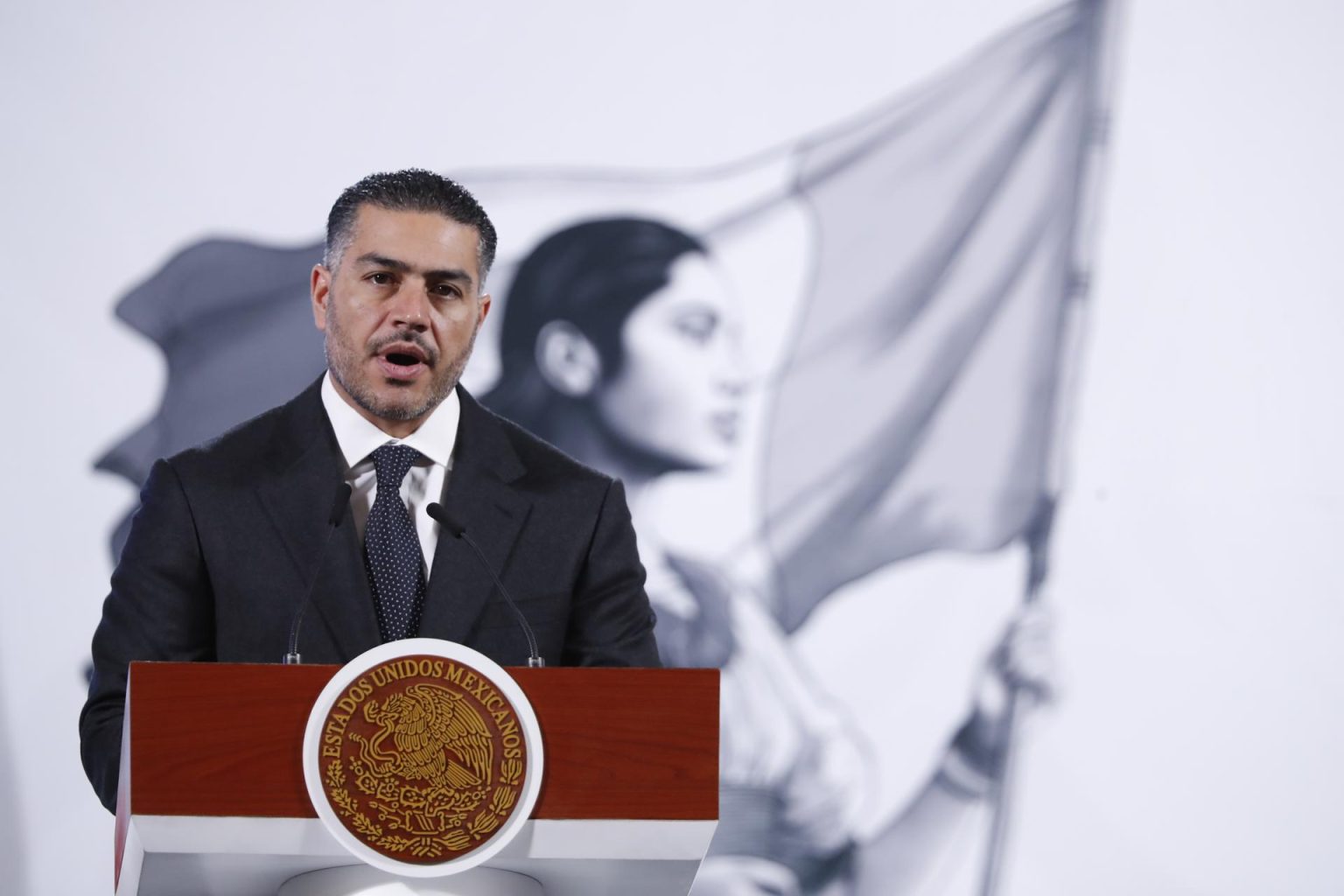 El secretario de Seguridad y Protección Ciudadana, Omar García Harfuch, participa este martes en una rueda de prensa de la presidenta de México, Claudia Sheinbaum, en Palacio Nacional de la Ciudad de México (México). EFE/Mario Guzmán