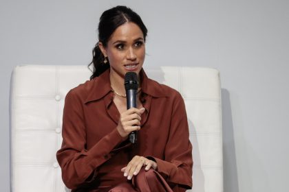 La duquesa de Sussex, Meghan Markle, habla en el foro 'Futuro Digital Reponsable' en la Universidad EAN en Bogotá (Colombia). Archivo. EFE/ Carlos Ortega