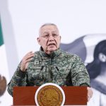 El secretario de la Defensa, Ricardo Trevilla participa este martes en una rueda de prensa de la presidenta de México, Claudia Sheinbaum, en Palacio Nacional en Ciudad de México (México). EFE/Sáshenka Gutiérrez