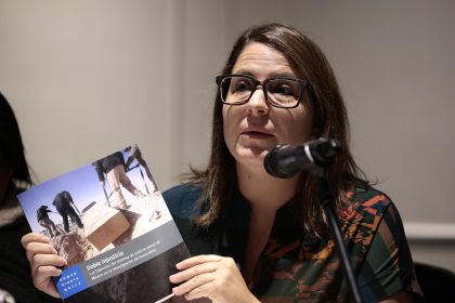 La directora para las Américas de Human Rights Watch (HRW), Juanita Goebertus, habla durante una conferencia de prensa este miércoles, en Ciudad de México (México). EFE/José Méndez