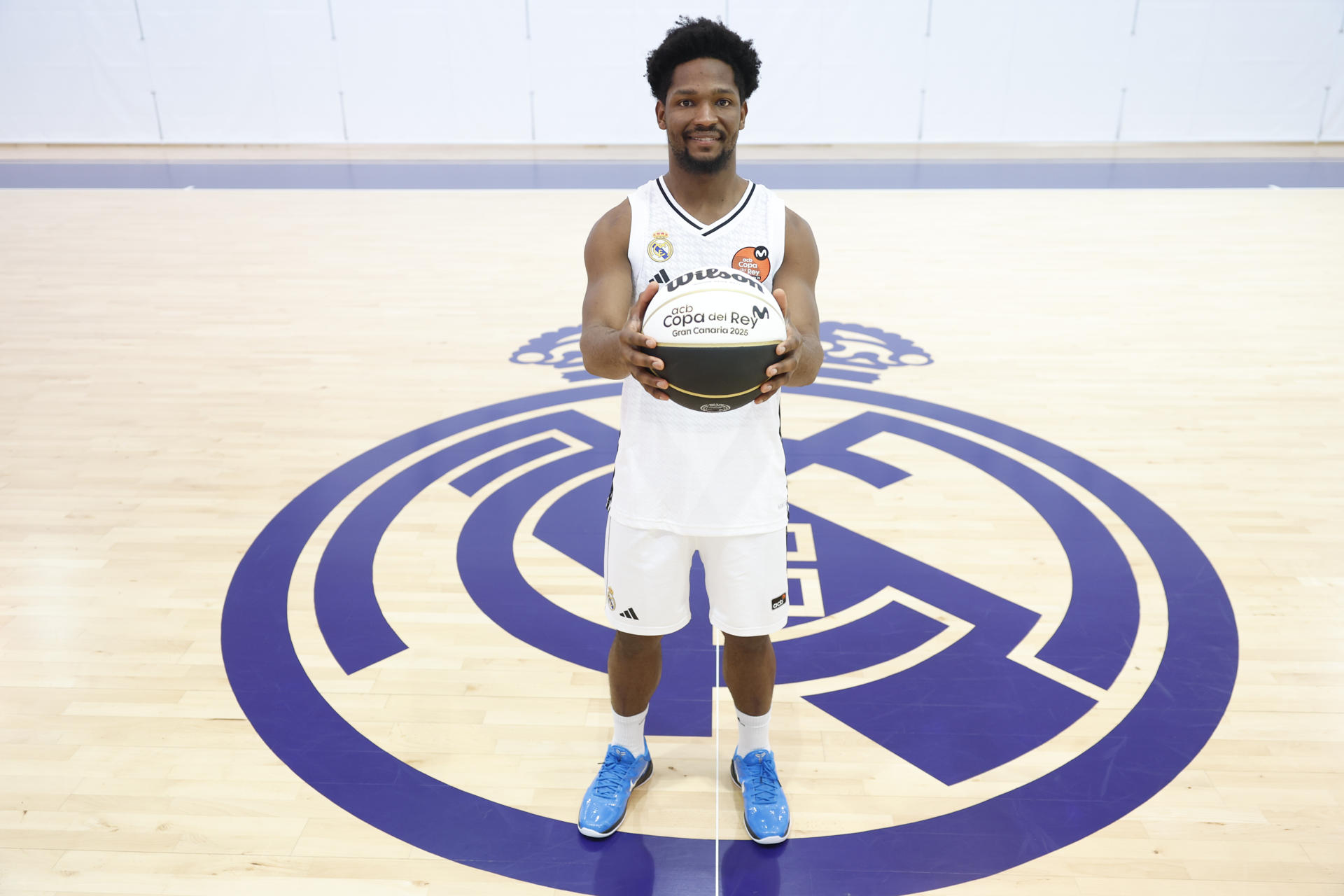 Andrés Feliz (Santo Domingo, República Dominicana, 1997) disfruta de sus primeros meses en el Real Madrid, al que le ha llevado su rápida progresión en el baloncesto español. En una entrevista con EFE ha hablado de su adaptación, la competencia en el puesto de base y de la Copa del Rey que ahora afronta con su equipo. EFE/Mariscal
