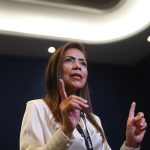 La gerente de operaciones de IBM, Verónica Gutiérrez habla durante una entrevista con EFE este viernes, en Guadalajara (México). EFE/ Francisco Guasco