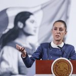 La presidenta de México, Claudia Sheinbaum, participa este miércoles en una rueda de prensa en Palacio Nacional en la Ciudad de México (México). EFE/ Isaac Esquivel