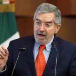 Imagen de archivo del canciller de México, Juan Ramón de la Fuente, hablando durante una rueda de prensa en Ciudad de México (México). EFE/ Mario Guzmán