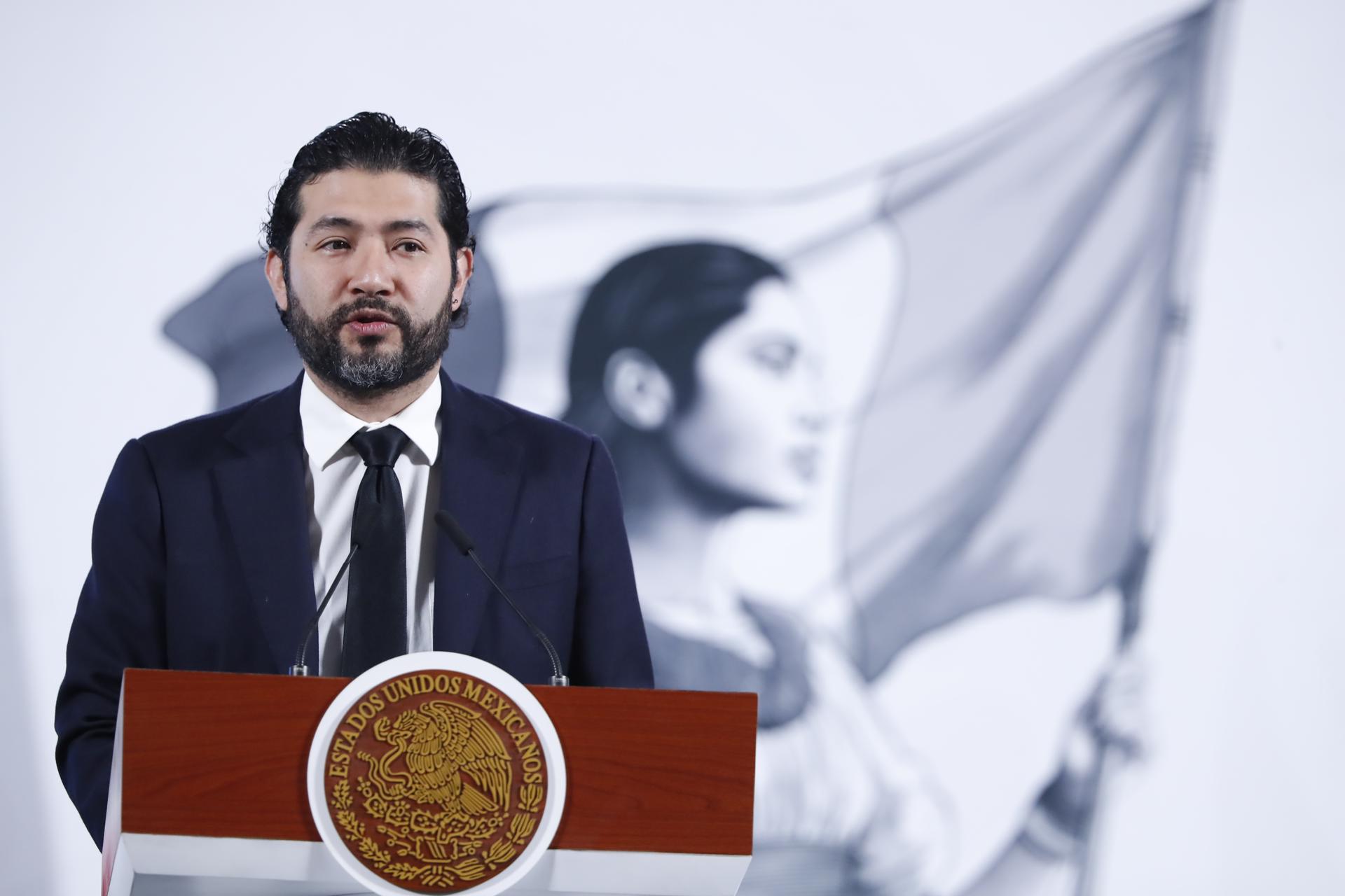 El secretario del Trabajo y Previsión Social, Marath Bolaños, habla durante una rueda de prensa este miércoles, en el Palacio Nacional en Ciudad de México (México). EFE/ Mario Guzmán
