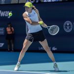 La polaca Iga Swiatek ganó a la francesa Caroline Garcia en su debut en segunda ronda del Masters 1.000 de Miami (Estados Unidos). EFE/EPA/CRISTOBAL HERRERA-ULASHKEVICH