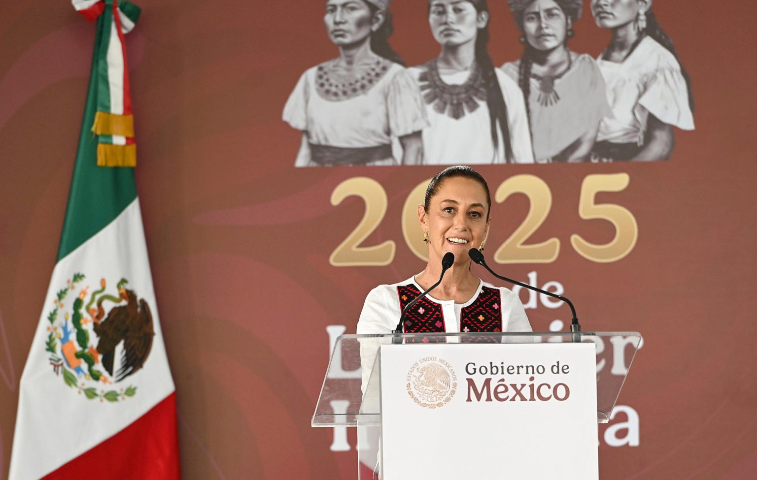 Fotografía cedida este sábado por la presidencia de México, de la presidenta de México, Claudia Sheinbaum, durante un acto protocolario en el estado de Chiapas (México). EFE/Presidencia de México/SOLO USO EDITORIAL/NOVENTAS/SOLO DISPONIBLE PARA ILUSTRAR LA NOTICIA QUE ACOMPAÑA(CRÉDITO OBLIGATORIO)