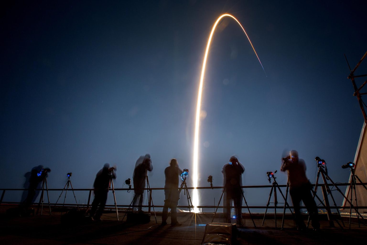 La empresa Intuitive Machines lanzó desde Florida su segunda misión de aterrizaje lunar, que lleva en su módulo Athena instrumentos científicos de la agencia espacial estadounidense NASA y otra carga útil de empresas particulares. EFE/ Cristobal Herrera-ulashkevich