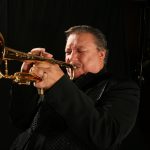 Fotografía cedida por el Adrienne Arsht Center donde aparece el legendario trompetista cubano de jazz Arturo Sandoval, quien se presentará el próximo 11 de abril en Miami en un concierto que recorre el legado musical de uno de los artistas más influyentes del jazz contemporáneo, según informó este martes el Adrienne Arsht Center. EFE/Adrienne Arsht Center /SOLO USO EDITORIAL /NO VENTAS /SOLO DISPONIBLE PARA ILUSTRAR LA NOTICIA QUE ACOMPAÑA /CRÉDITO OBLIGATORIO