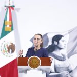 La presidenta de México, Claudia Sheinbaum habla este martes durante su conferencia matutina en Palacio Nacional de la Ciudad de México (México). EFE/Sáshenka Gutiérrez