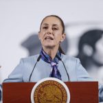 La presidenta de México, Claudia Sheinbaum, habla en una rueda de prensa este miércoles, en el Palacio Nacional, en Ciudad de México (México). EFE/ Issac Esquivel