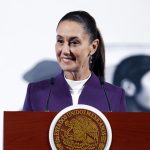 La presidenta de México, Claudia Sheinbaum, habla durante su conferencia de prensa diaria ayer lunes, en el Palacio Nacional de la Ciudad de México (México). EFE/ Mario Guzmán