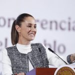 La presidenta de México, Claudia Sheinbaum, habla durante una rueda de prensa este viernes, en el Palacio nacional, en Ciudad de México (México). EFE/ Mario Guzmán