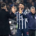 Martin Demichelis, entrenador de Monterrey, saluda a Sergio Ramos en un partido de la jornada 8 del Torneo Clausura 2025 entre Monterrey y Atlético San Luis, en el estadio BBVA, en Monterrey (México). Archivo. EFE/Miguel Sierra