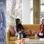 La directora general de la Fundación Antenas por los Niños, Julia Niño de Rivera (d), acompañada de la cofundadora de Reinserta, Mercedes Castañeda (i), participan este jueves durante la presentación del ‘Espacio Antenas', en Ciudad de México (México). EFE/Sáshenka Gutiérrez