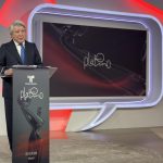 El presidente de Egeda, Enrique Cerezo, habla durante la ceremonia de nominaciones de los XII Premios Platino este viernes, en los estudios de Telemundo Center en Miami (Estados Unidos). EFE/ Alicia Civita