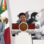 La consejera jurídica de la Presidencia, Ernestina Godoy, habla durante una rueda de prensa este lunes, en Palacio Nacional,en Ciudad de México (México). EFE/ José Méndez