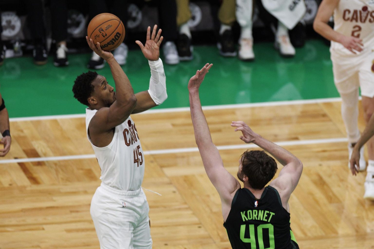 Donovan Mitchell firmó 41 puntos y llevó de la mano a los Cavs hacia su noveno triunfo consecutivo. EFE/EPA/CJ GUNTHER SHUTTERSTOCK OUT