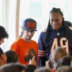 Tremaine Edmunds, linebacker de los Chicago Bears (Danville, Virgina, Estados Unidos, 1998), acaba de aterrizar en España para contar su experiencia en Madrid, Barcelona y Valencia dentro de los 'Mini Monsters Clinics', una serie de entrenamientos gratuitos de 'flag football' impulsados por la franquicia a la que pertenece. EFE/ Borja Sanchez-Trillo