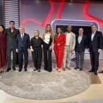 Fotografía del presidente ejecutivo de los Premios Platino, Enrique Cerezo (3-i), la actriz mexicana Adriana Barraza (4-i); la actriz española Candela Márquez (5-i), y actor puertorriqueño Amaury Nolasco (4-d) posando durante la rueda de prensa donde se presentaron las nominaciones de los XII Premios Platino en los estudios de Telemundo Center en Miami (Estados Unidos). EFE/ Alicia Civita