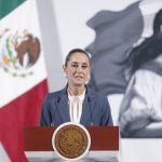 La presidenta de México, Claudia Sheinbaum, participa en una rueda de prensa este jueves, en Palacio Nacional en Ciudad de México (México). EFE/ Isaac Esquivel