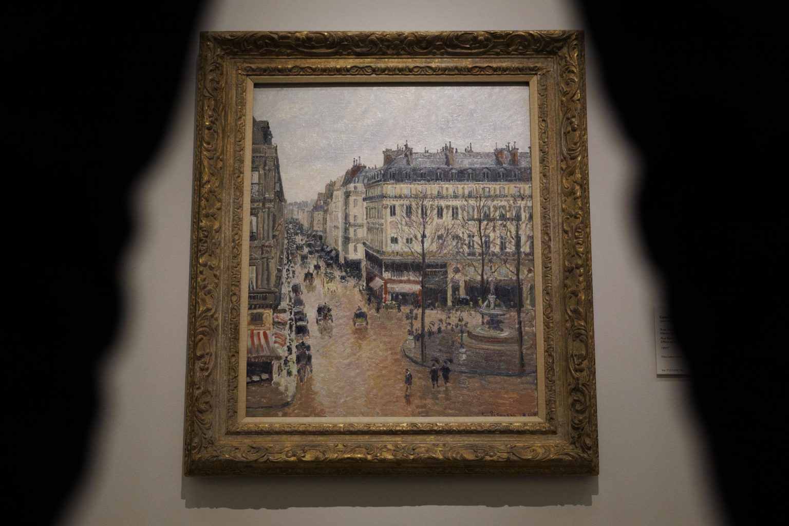 Vista del cuadro "Rue Saint-Honoré, après midi, effet de pluie", de 1897, de Camille Pissarro en el Museo Thyssen-Bornemisza de Madrid. Archivo. EFE/ Sergio Pérez