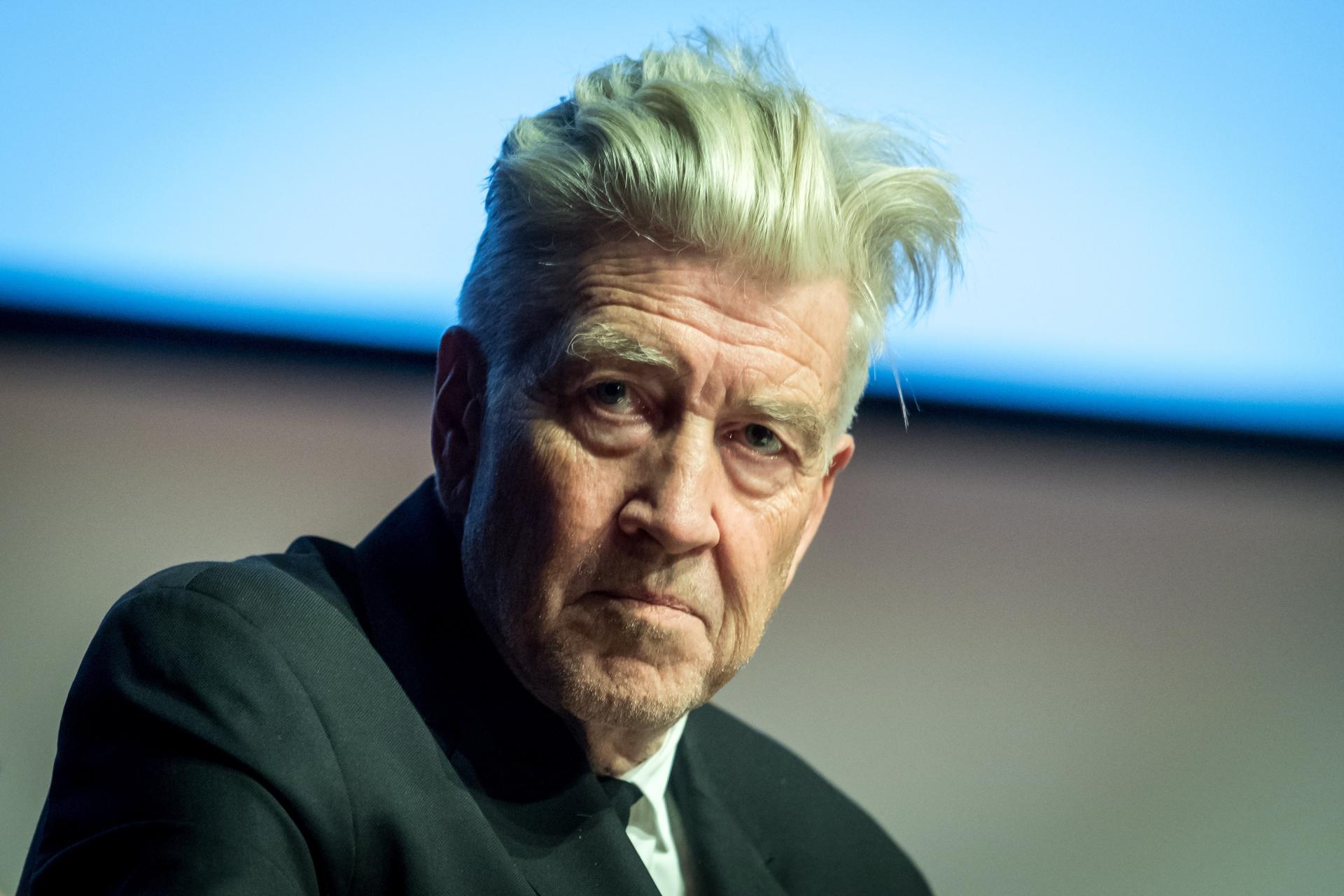 Fotografía de archivo, tomada en noviembre de 2017, en la que se registró al cineasta estadounidense David Lynch, durante una conferencia, en Bydgoszcz (Polonia). EFE EFE/Tytus Zmiejewski
